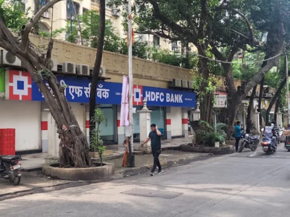 Pre-leased showroom for Sale | Sobo, Mumbai | Leased 6 shops to a bank | Asking 15cr